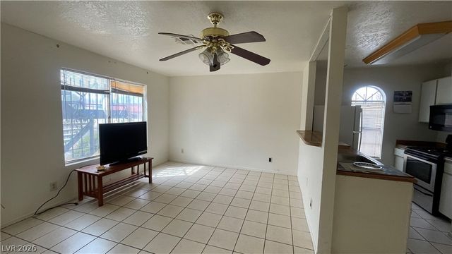 3604 Di Salvo Drive 122, Las Vegas, NV 89103