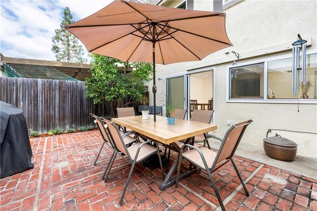9857 Via Sonoma, Cypress, CA 90630