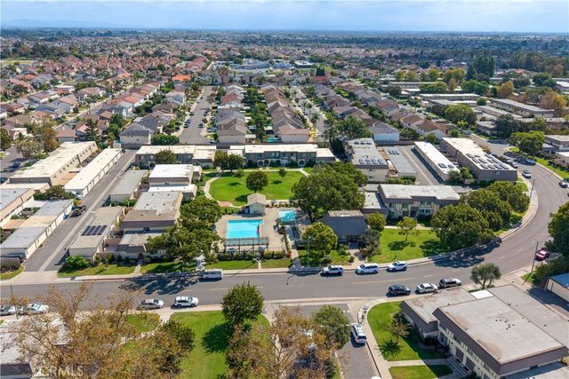 9857 Via Sonoma, Cypress, CA 90630