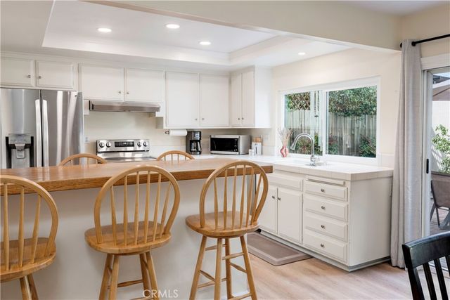 9857 Via Sonoma, Cypress, CA 90630