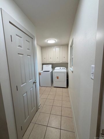 8813 Old Spanish Trail, Little Rock, AR 72227