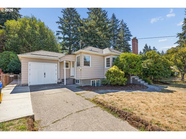 9032 Ne BROADWAY, Portland, OR 97220