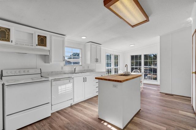 4504 E Kenwood Court, Granbury, TX 76049