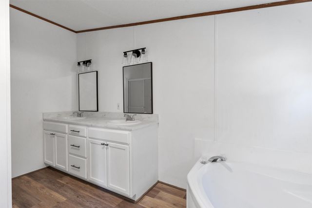 4504 E Kenwood Court, Granbury, TX 76049