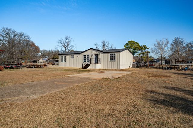 4504 E Kenwood Court, Granbury, TX 76049