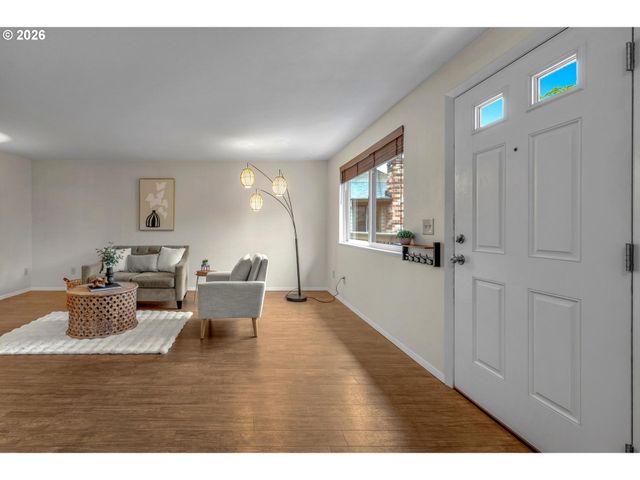 3541 Se YAMHILL St, Portland, OR 97214