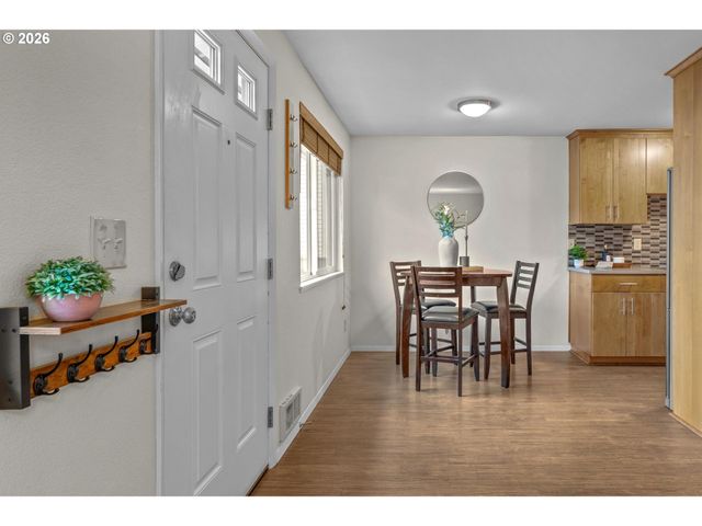 3541 Se YAMHILL St, Portland, OR 97214