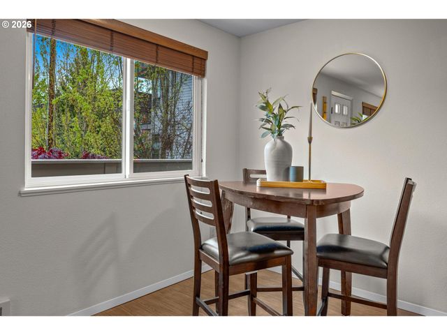 3541 Se YAMHILL St, Portland, OR 97214