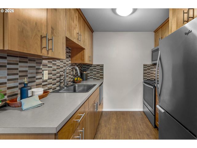 3541 Se YAMHILL St, Portland, OR 97214