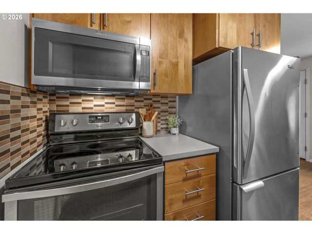 3541 Se YAMHILL St, Portland, OR 97214