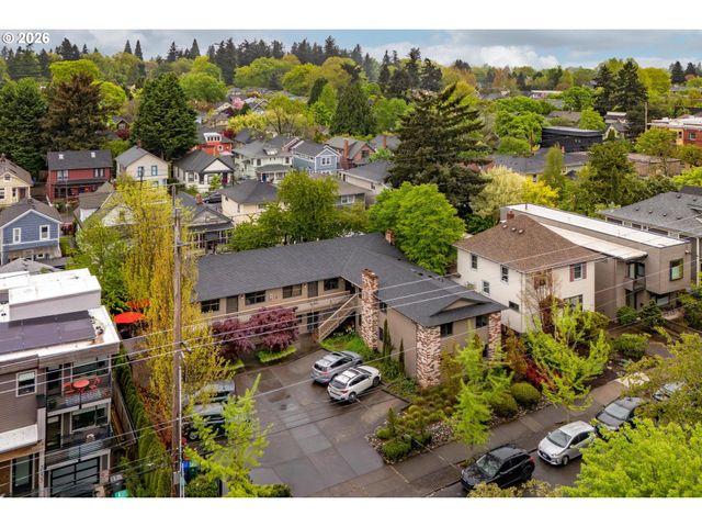 3541 Se YAMHILL St, Portland, OR 97214
