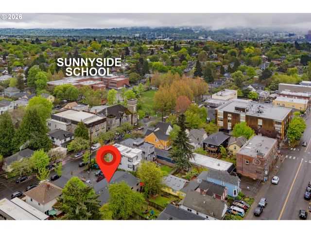 3541 Se YAMHILL St, Portland, OR 97214