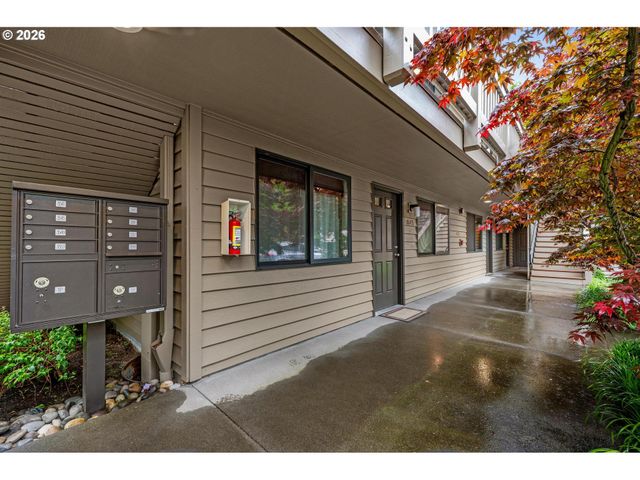 3541 Se YAMHILL St, Portland, OR 97214