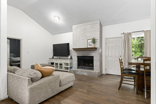 5366 Appleblossom Lane, Friendswood, TX 77546