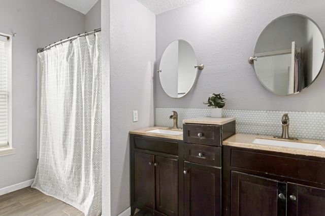 5366 Appleblossom Lane, Friendswood, TX 77546