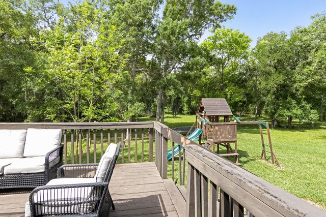 5366 Appleblossom Lane, Friendswood, TX 77546