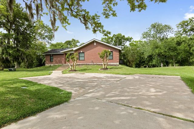 5366 Appleblossom Lane, Friendswood, TX 77546