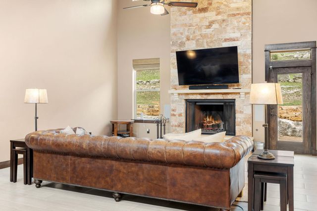 20117 Moon Dance LN, Spicewood, TX 78669