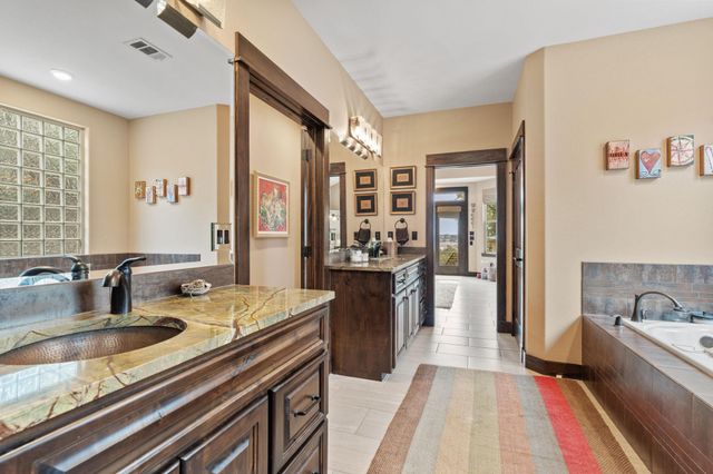 20117 Moon Dance LN, Spicewood, TX 78669