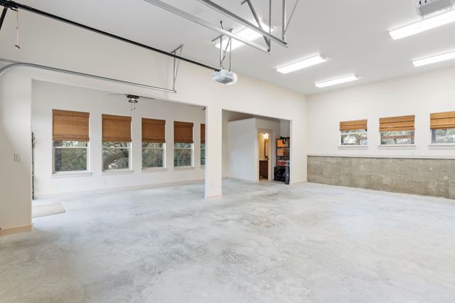 20117 Moon Dance LN, Spicewood, TX 78669