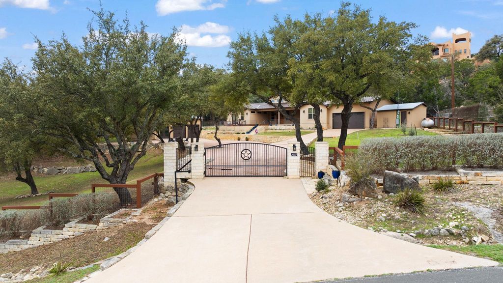 20117 Moon Dance LN, Spicewood, TX 78669