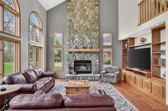 270 Woodstream Drive, Grand Island, NY 14072