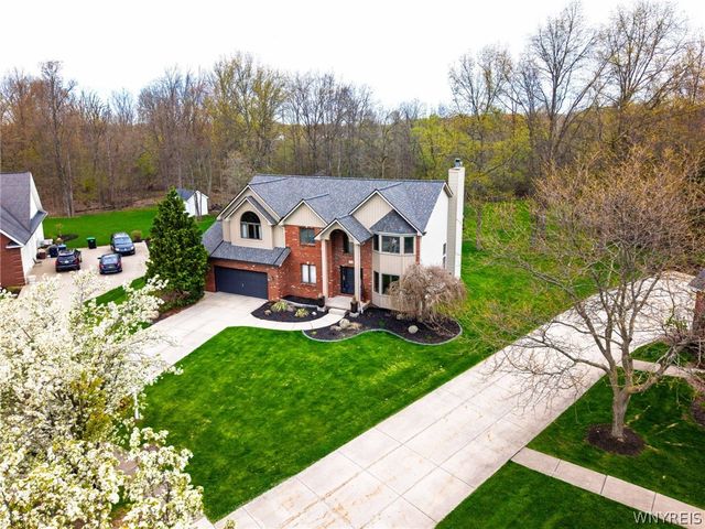 270 Woodstream Drive, Grand Island, NY 14072