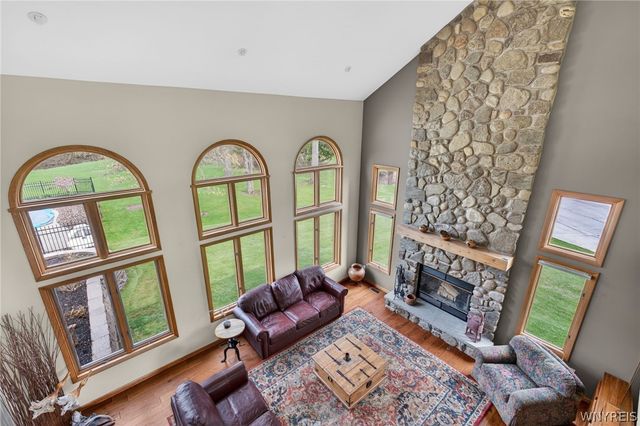 270 Woodstream Drive, Grand Island, NY 14072