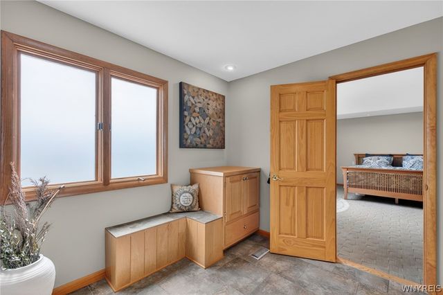 270 Woodstream Drive, Grand Island, NY 14072