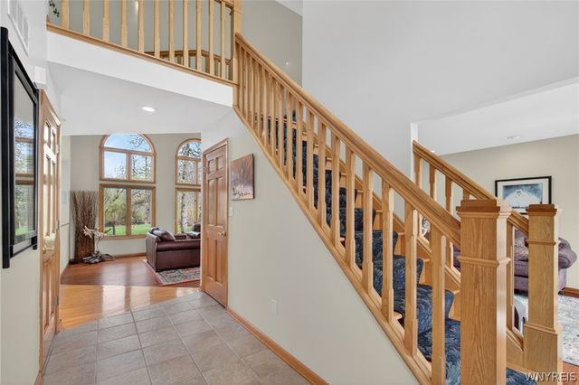 270 Woodstream Drive, Grand Island, NY 14072