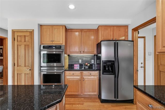 270 Woodstream Drive, Grand Island, NY 14072