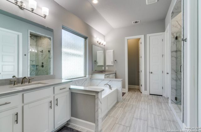 29043 Front Gate, Fair Oaks Ranch, TX 78015