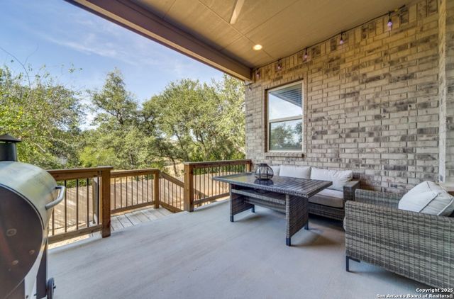 29043 Front Gate, Fair Oaks Ranch, TX 78015