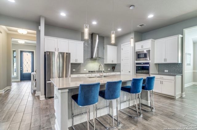 29043 Front Gate, Fair Oaks Ranch, TX 78015