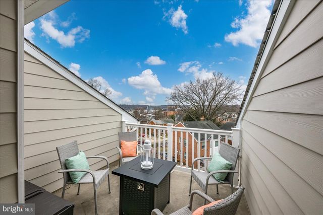 2236 S GLEBE RD, Arlington, VA 22206