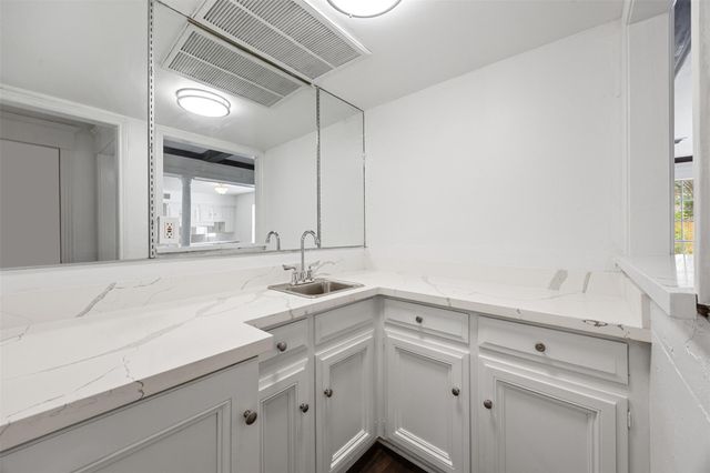 1919 Saddlecreek Drive, Houston, TX 77090