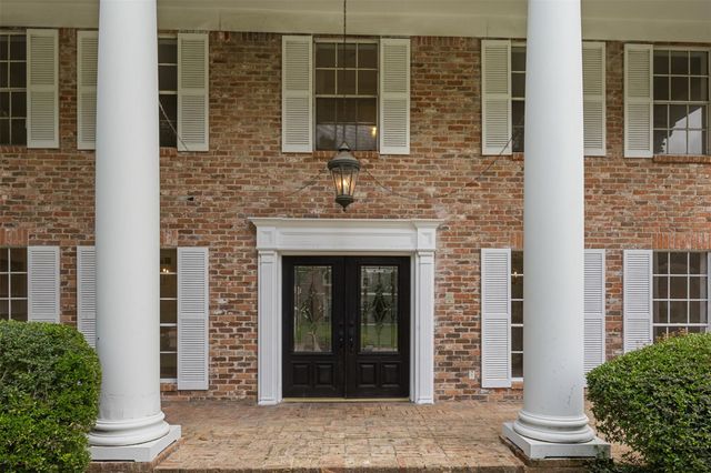 1919 Saddlecreek Drive, Houston, TX 77090