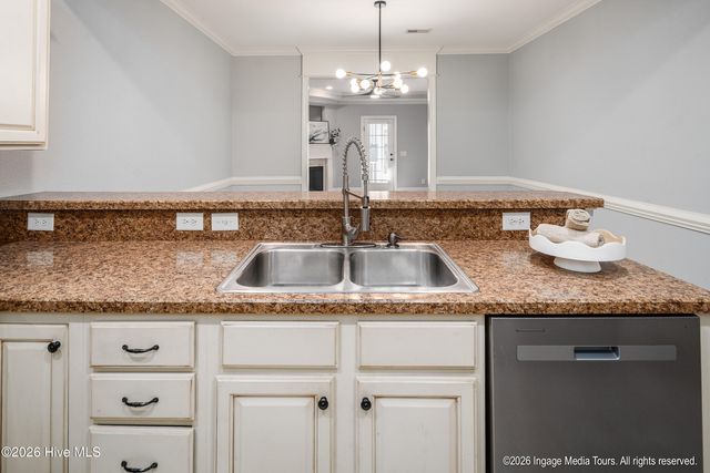 2324 Dovedale Drive B, Greenville, NC 27834