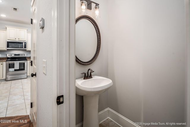 2324 Dovedale Drive B, Greenville, NC 27834