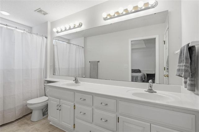 200 N Highland Drive, Raymore, MO 64083