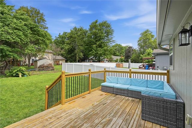 200 N Highland Drive, Raymore, MO 64083
