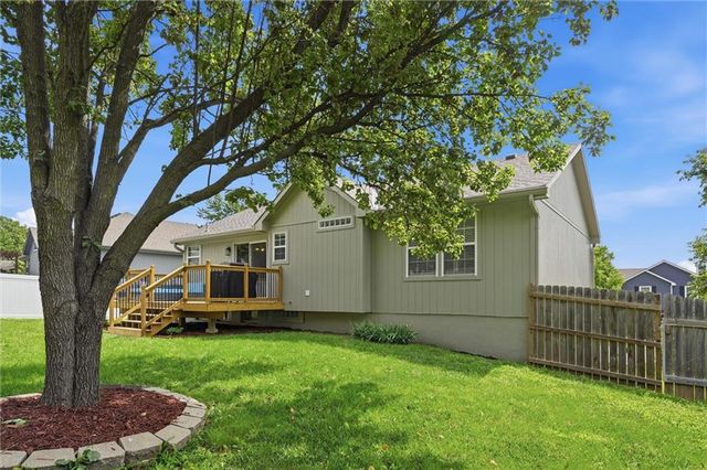 200 N Highland Drive, Raymore, MO 64083
