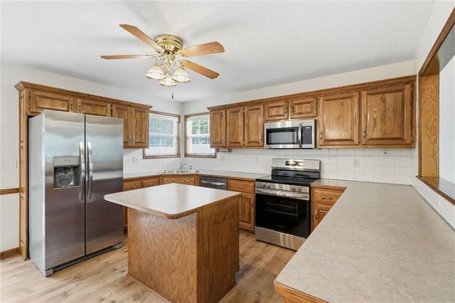 200 N Highland Drive, Raymore, MO 64083