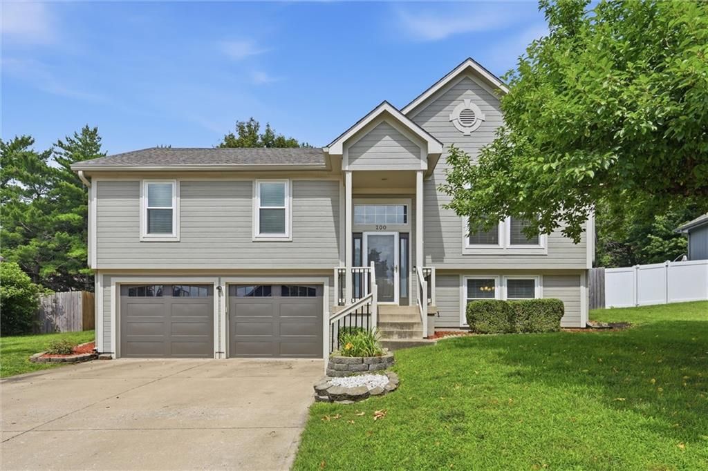200 N Highland Drive, Raymore, MO 64083