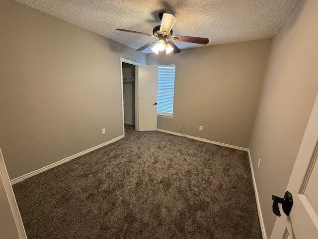 320 Queens Court N, Mansfield, TX 76063
