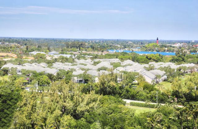 2707 Fairway Drive N, Jupiter, FL 33477