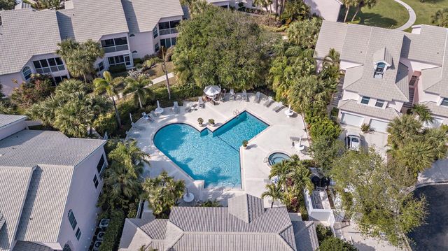 2707 Fairway Drive N, Jupiter, FL 33477
