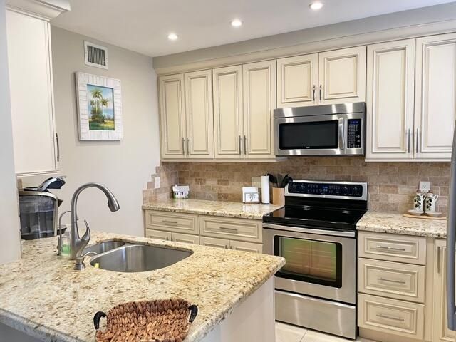 2707 Fairway Drive N, Jupiter, FL 33477
