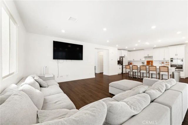 33067 Chartreuse, Winchester, CA 92596