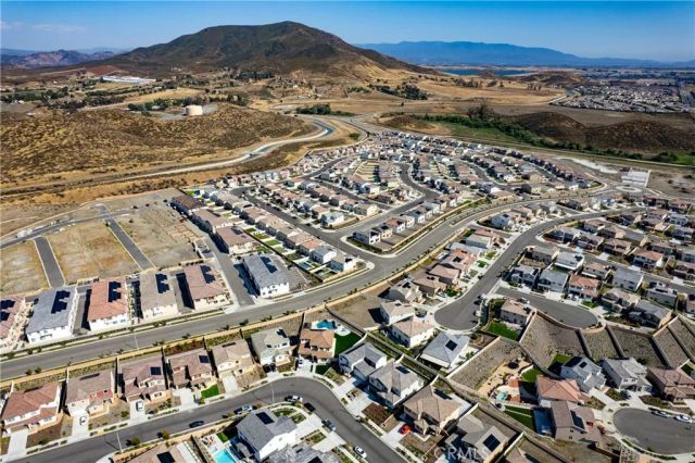 33067 Chartreuse, Winchester, CA 92596